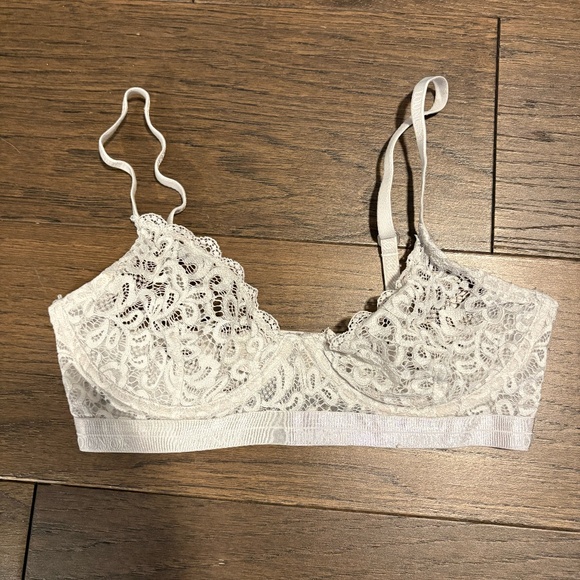 Lounge White Lace Bra - Picture 1 of 3